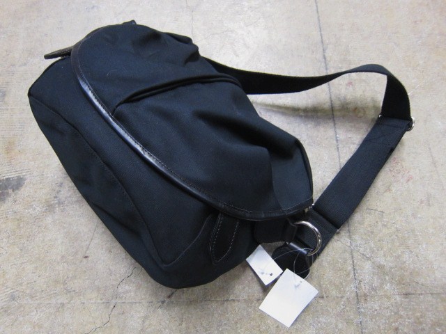 Pokit ・・・ 人気の2型(Capsuel Shoulder 、POACHER BAG) 春分の追加入荷です~♪♪♪_d0152280_21382441.jpg
