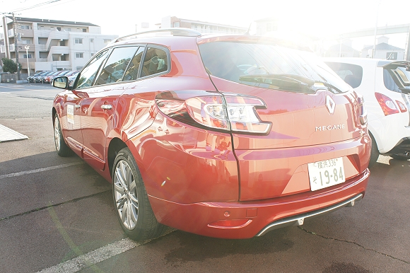 【車】RENAULT MEGANE ESTATE GT LINEに乗ってきた_b0002644_1672449.jpg