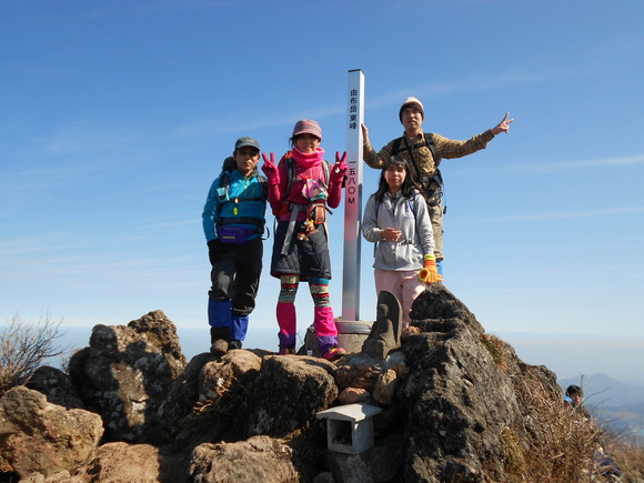 由布岳登山　西峰～東峰　障子戸を行く_a0206345_23164549.jpg