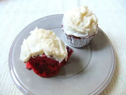 イギリス菓子 レシピ レッド ヴェルヴェット ケーキ Red Velvet Cupcakes 1 イギリスの食 イギリスの料理 菓子