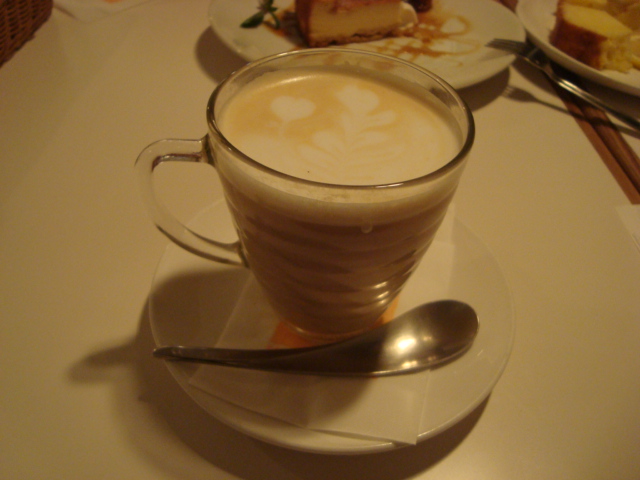 荻窪「カフェ ストラーダ」へ行く。_f0232060_342381.jpg