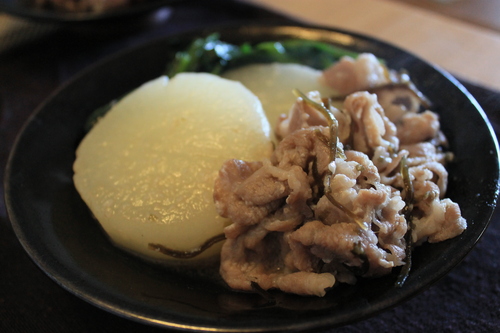 ある日の朝食　　シンプル和！大根と豚肉の塩麹まぶし煮_b0238161_15415879.jpg