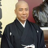 市川團十郎の訃報 お散歩アルバム 賑やかな夏に 市川團十郎の訃報 お散歩アルバム 賑やかな夏に