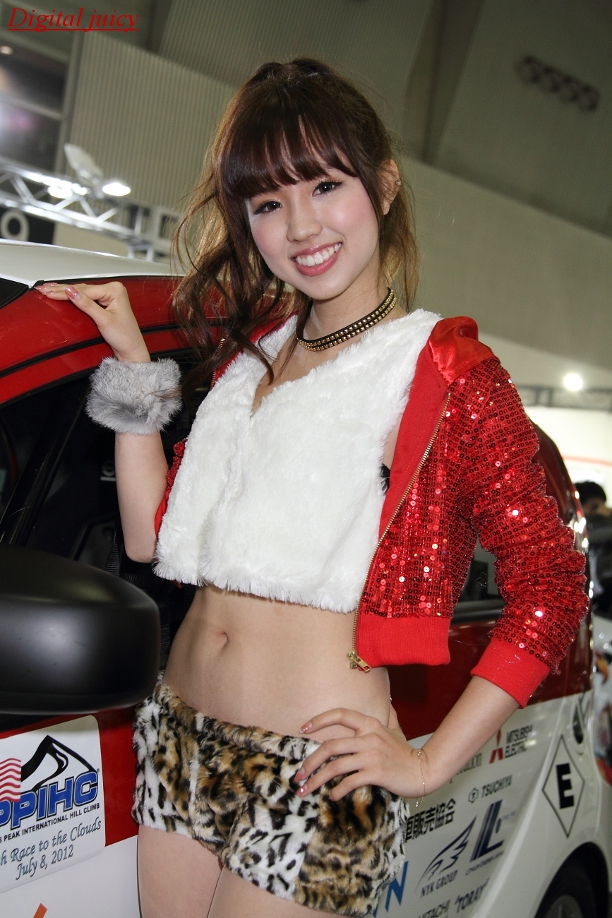 山崎みなみ さん（BEST CAR ブース）_c0216181_1123861.jpg