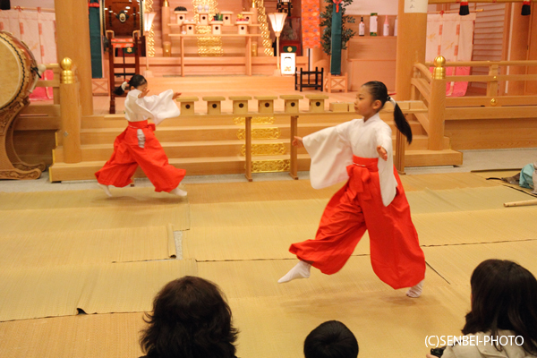 岸城神社「こども節分神楽」_e0271181_117446.jpg