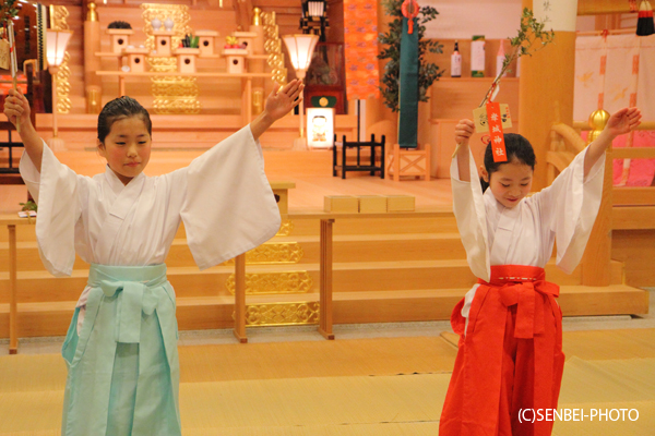 岸城神社「こども節分神楽」_e0271181_1353187.jpg