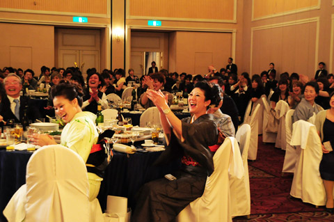 【brace】2013年新年会 3.表彰式Ⅰ_c0080367_1836388.jpg