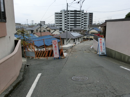 順調に進む今泉まちづくりセンター東側道路の拡幅工事_f0141310_7524025.jpg