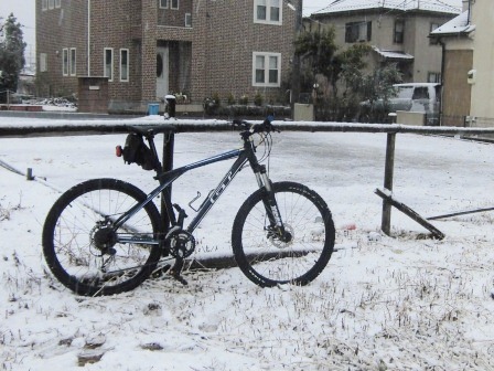 KAGERO　戦闘的なポジション、そして雪とMTB_e0107493_11292187.jpg