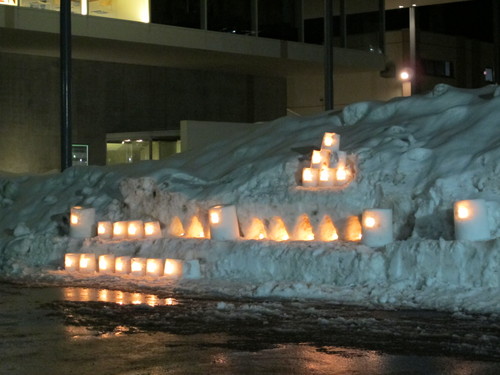 工学部正門入り口のの雪ぼんぼりPart2_c0075701_20283740.jpg