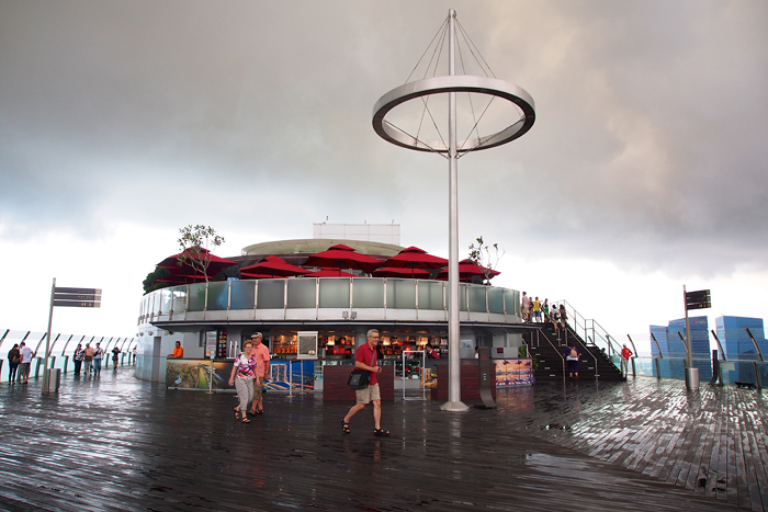 マリーナ ベイ サンズ  空中庭園（雨天時）_c0195828_0432493.jpg