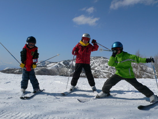 春休みにスキーへいこうよ!_b0219235_20101369.jpg