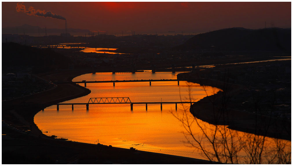 夕暮れの加古川鉄橋_d0272207_2111828.jpg
