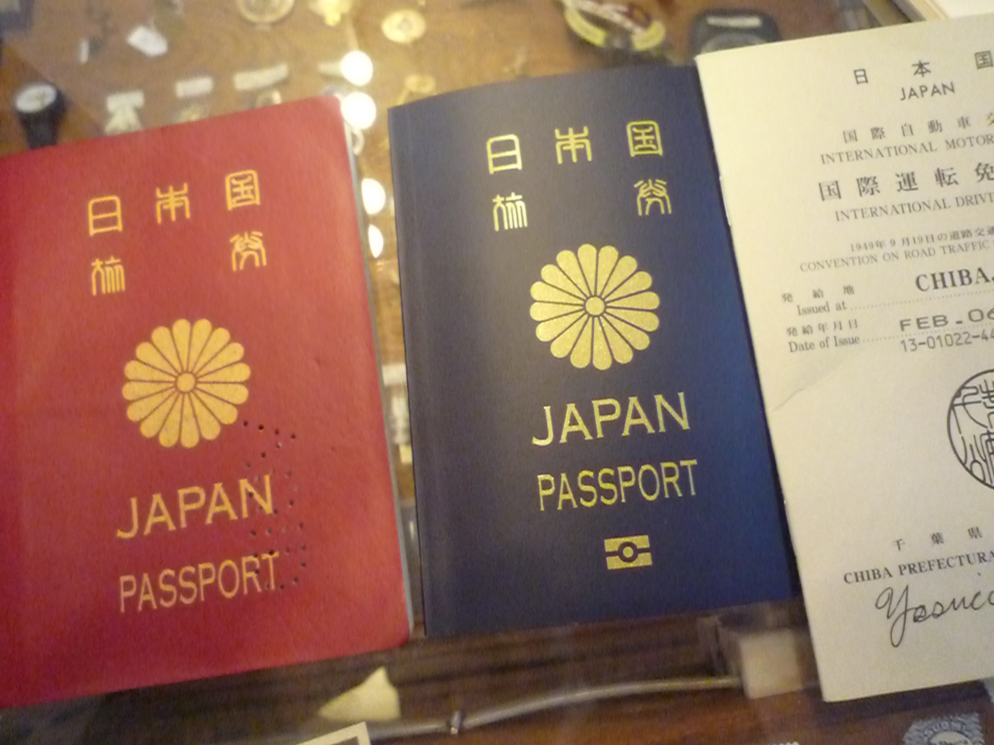 パスポートと国際運転免許証_f0180307_16141561.jpg