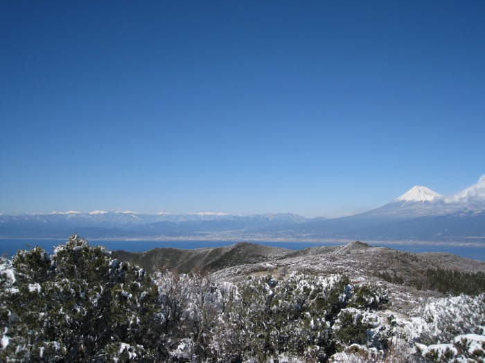 人生初雪山歩き in 金冠山　　　2013.1.18_f0250940_22534870.jpg