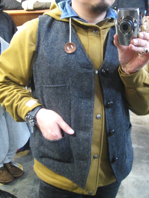 Johnson 別注Tweed VEST！★！　発射～♪　最高です～♪♪_d0152280_2121743.jpg