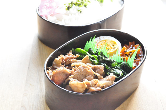 生姜焼き弁当_b0171098_8405311.jpg