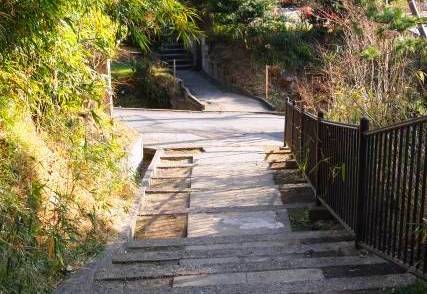 ビブリアロケ地（建長寺境内、半僧坊大権現への参道）へ(2013.02.09)_e0245404_284057.jpg