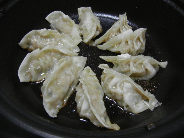 餃子の三興物産_e0028505_8452664.jpg