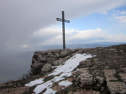 天気を分かつテッツィオ山_f0234936_7413167.jpg