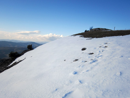 天気を分かつテッツィオ山_f0234936_7432692.jpg