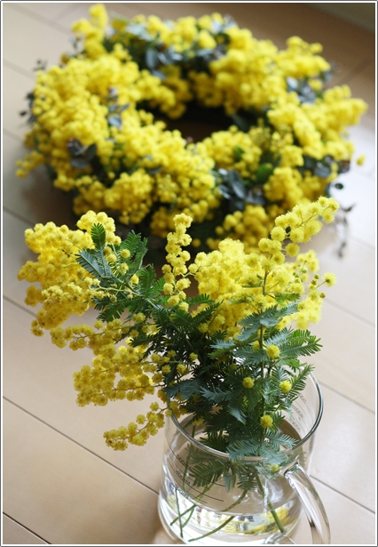 2月のflower Class ミモザとユーカリのリース Iris Lyu 2月のflower Class ミモザとユーカリのリース Iris Lyu