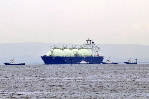 日本郵船「LNG FLORA」_e0158925_2057850.jpg