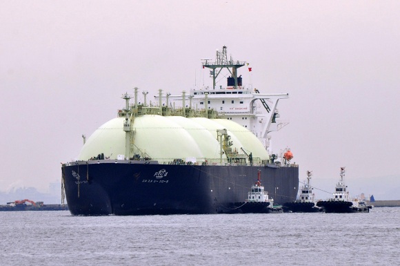 日本郵船「LNG FLORA」_e0158925_2058671.jpg