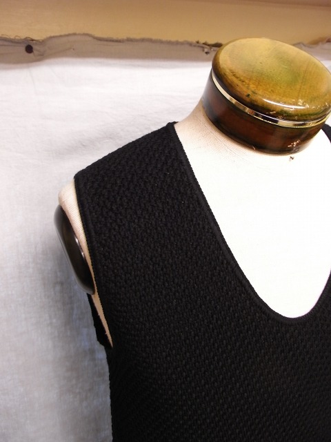 spoon-neck knit vest　2013_f0049745_1644072.jpg