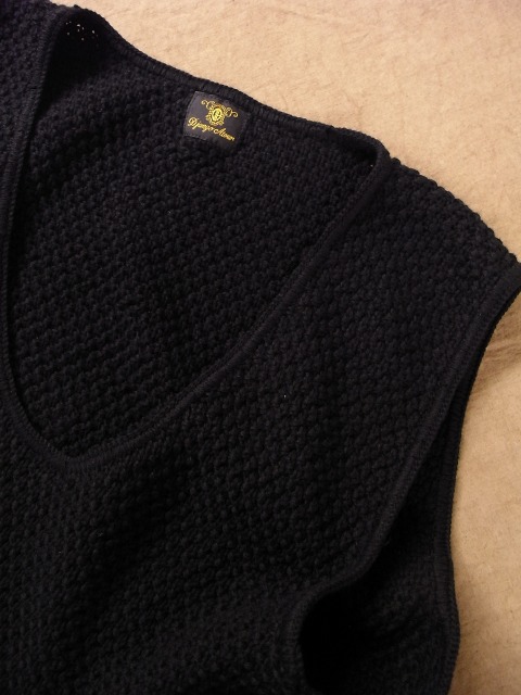 spoon-neck knit vest　2013_f0049745_16441861.jpg