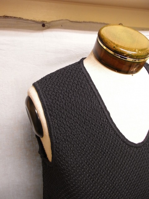 spoon-neck knit vest　2013_f0049745_16452813.jpg