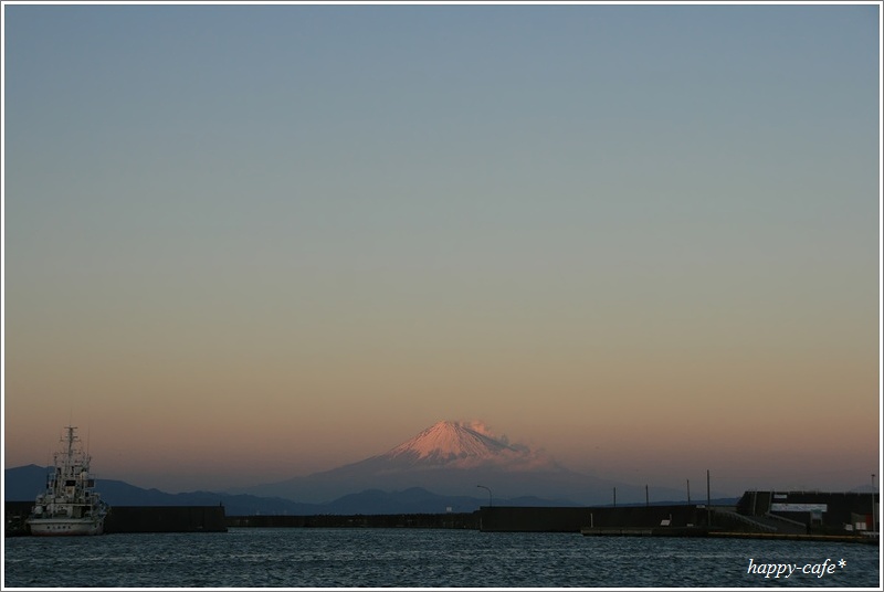 夕陽に染まる富士山②♪　～旧小川港にて～_a0167759_230591.jpg