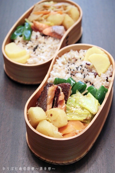 毎日十八雑穀 でお弁当 炒飯弁当と玄米のびっくり炊きで玄米ご飯弁当 スパイスと薬膳と