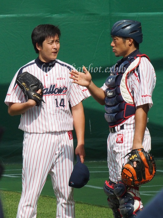 ヤクルトキャンプ 相川亮二捕手フォト1 : Out of focus ヤクルトキャンプ 相川亮二捕手フォト1 : Out of focus