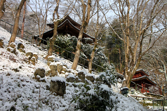 奥嵯峨 愛宕寺雪羅漢_e0048413_20173424.jpg