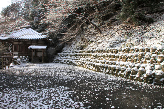 奥嵯峨 愛宕寺雪羅漢_e0048413_20181723.jpg