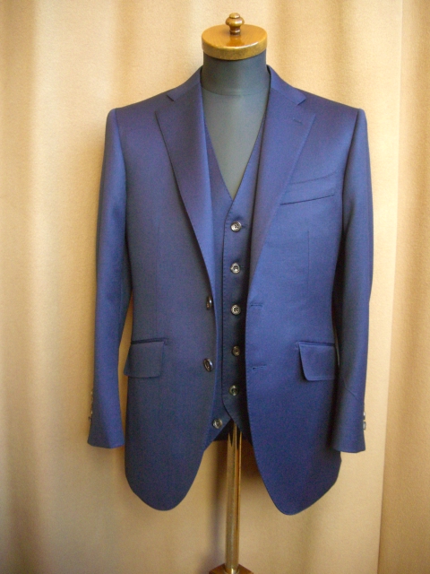 春を告げる「Dormeuile AMADEUS」のスーツ_c0168223_1745235.jpg