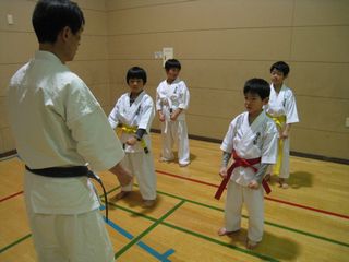 西町教室 笑顔と元気で稽古!_c0118332_23293184.jpg