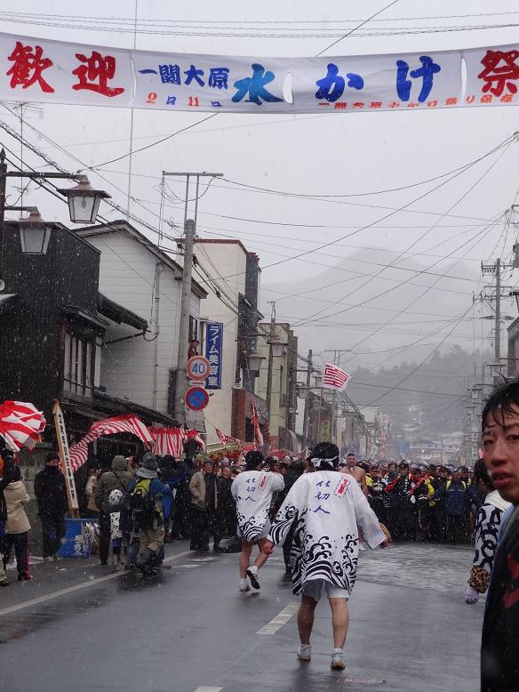 天下の奇祭・一関市大東大原の水掛祭に行った_f0075595_1435798.jpg