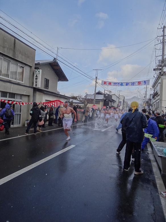 天下の奇祭・一関市大東大原の水掛祭に行った_f0075595_1441318.jpg