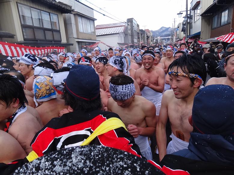 天下の奇祭・一関市大東大原の水掛祭に行った_f0075595_1505351.jpg