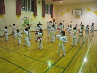 新発寒道場 女子空手家パワー!_c0118332_22481096.jpg
