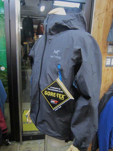 ARK\'TERYX ・・・ Alpha SL JACKET & Beta SL JACKET!!_d0152280_481395.jpg