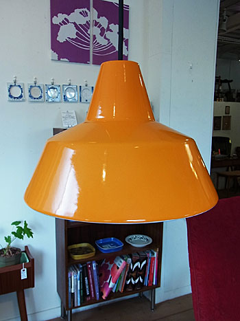 louis poulsen enamel lamp_c0139773_18435110.jpg