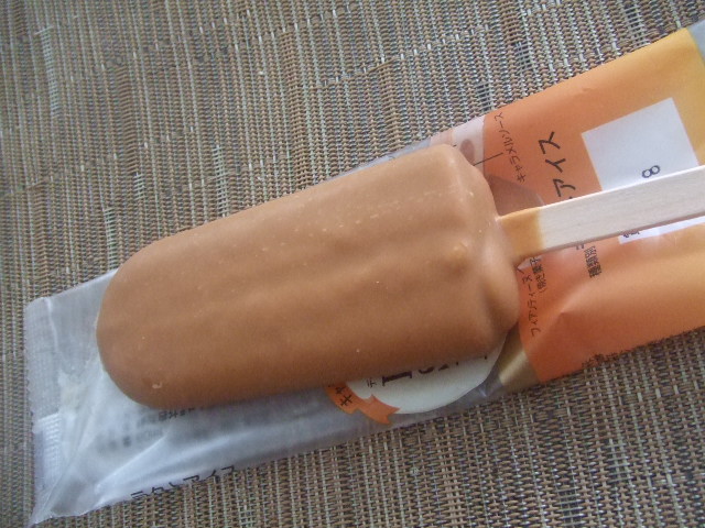 シャトレーゼアイスいろいろ_f0076001_1324328.jpg