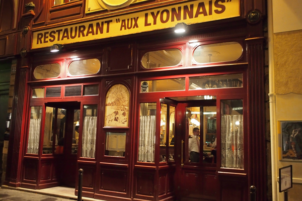 パリ Aux Lyonnais(オーリヨネ)_e0154202_23185242.jpg