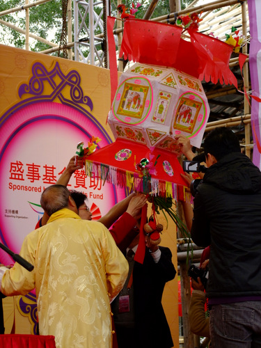 「香港・旧正月 元旦の朝と林村(ラムチュン)の祈願樹」_a0000029_13133935.jpg