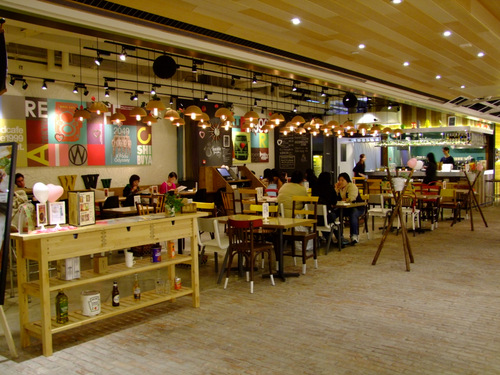 「香港・旧正月 miramall(ミラモール)新しいショッピングスポット、WIRED CAFE」_a0000029_17143342.jpg