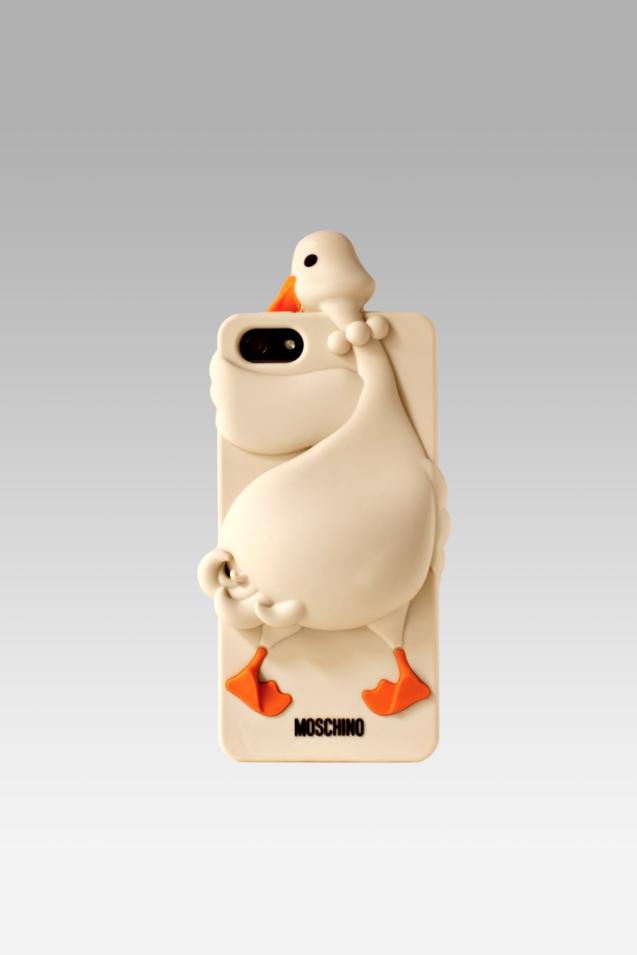 luisa by moschino : iphone case_f0039379_18332915.jpg