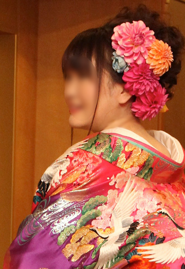 色打ち掛けに*生花 和の髪飾り & 花嫁様からのメール to KKRホテル東京